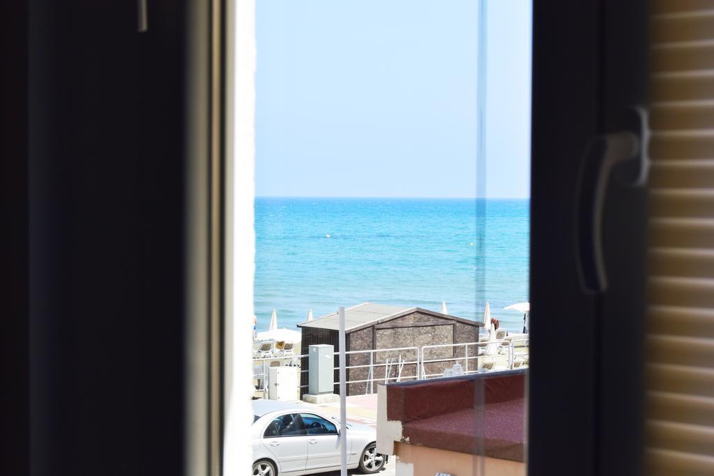 Mackenzie Beach Zen-Apartment Larnaca Buitenkant foto